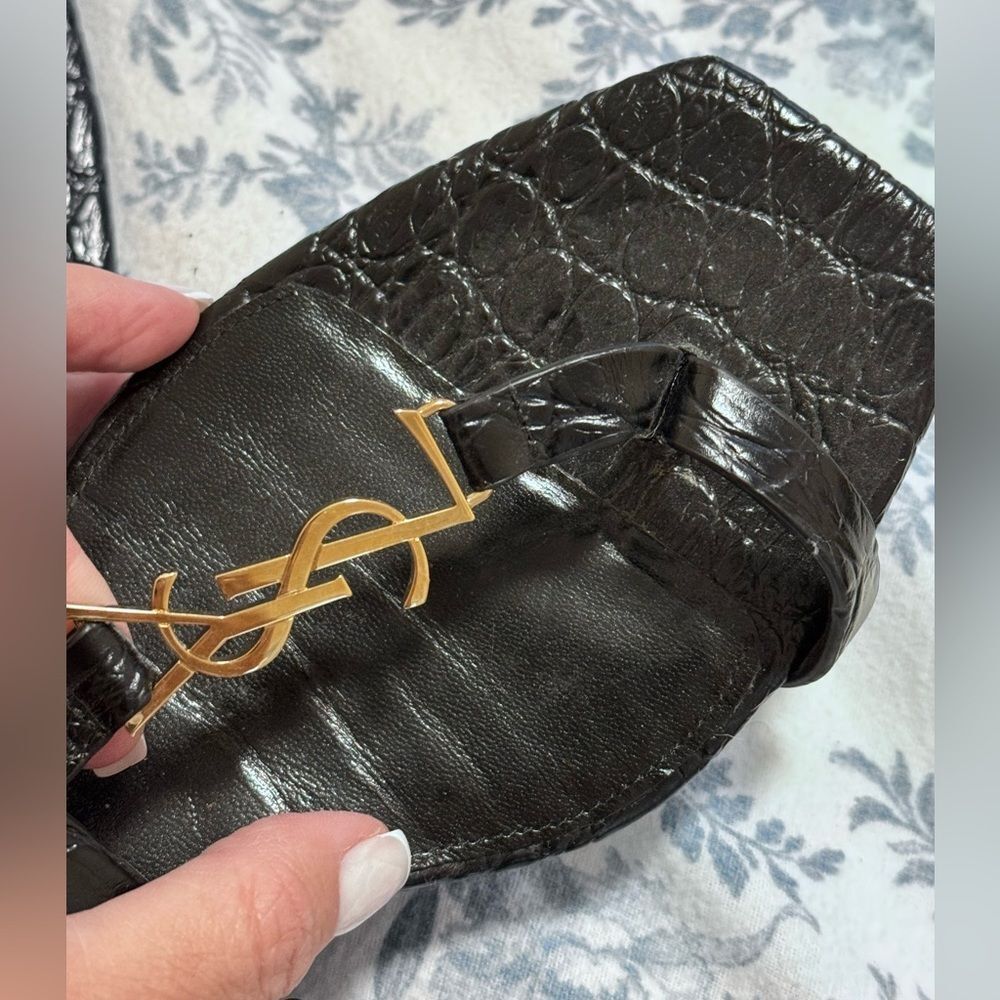 YSL Cassandra Croc Embossed Leather Sandals Black Size 40 Gold Logo Heels - Picture 4 of 6